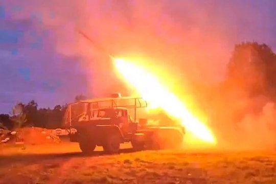 Nga - Ukraine không kích dữ dội vào lãnh thổ của nhau trước thềm đàm phán hòa bình