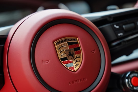 Porsche năm thứ 8 liên tiếp là thương hiệu giá trị nhất thế giới