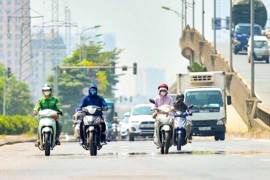 Bắc Bộ nắng nóng gay gắt, vùng núi chiều tối có mưa dông rải rác