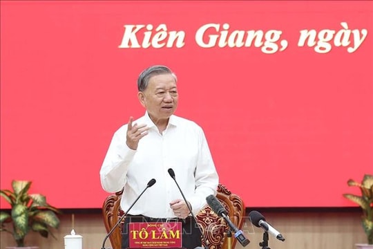 Tổng Bí thư Tô Lâm: Kiến tạo trục phát triển “núi - đồng bằng - biên giới - biển đảo”
