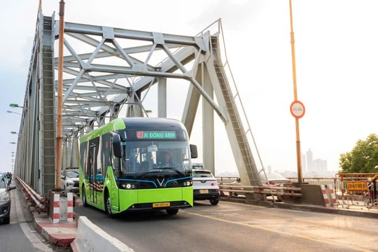 Vinbus khai trương tuyến buýt điện số 43 Kim Mã - Trung tâm Triển lãm quốc gia (Đông Anh)