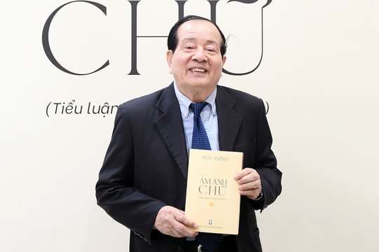 “Ám ảnh chữ" - một góc nhìn về những giá trị vượt không gian và thời gian