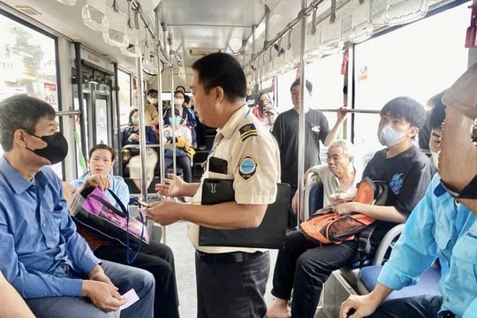 Xây dựng môi trường văn hóa trên xe buýt