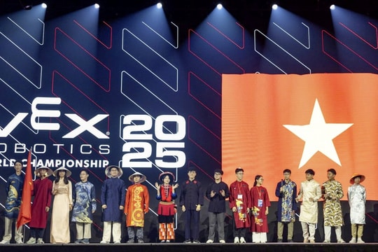 VEX Robotics World Championship 2025 Học sinh Đinh Thiện Lý lan tỏa tinh thần STEM Việt Nam tại đấu trường quốc tế
