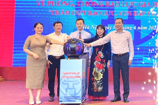 Hà Nội phát động Tháng hành động quốc gia phòng, chống bạo lực gia đình năm 2025 Chung tay “chấm dứt bạo lực, vun đắp yêu thương”
