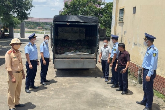Thanh Chương (Nghệ An): Phát hiện xe tải chở 1,3 tấn nội tạng lợn đã bốc mùi hôi thối