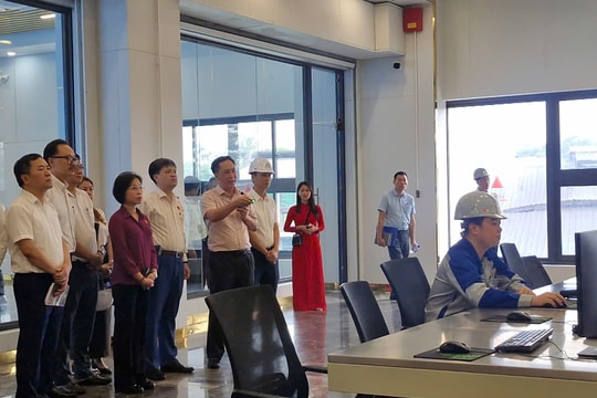 Đại biểu Quốc hội Đoàn thành phố Hà Nội khảo sát Nhà máy điện rác Seraphin