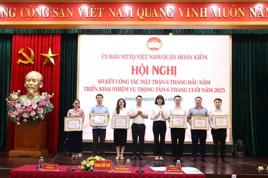 Quận Hoàn Kiếm biểu dương 19 tập thể, 49 cá nhân tiêu biểu trong công tác mặt trận