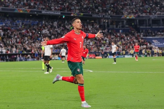 Ronaldo tỏa sáng, Bồ Đào Nha lội ngược dòng đánh bại Đức, vào chung kết Nations League