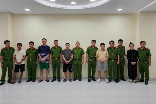 Triệt phá đường dây bán 220.000 chai dầu nhớt giả trên Shopee, Lazada