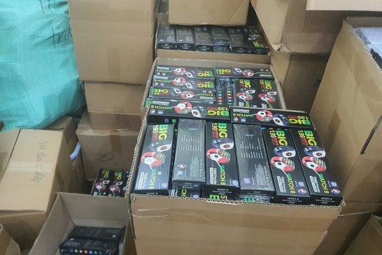 Hà Nội: Phát hiện, thu giữ khoảng 25,5 nghìn loa Marshall, đồng hồ Omega... giả