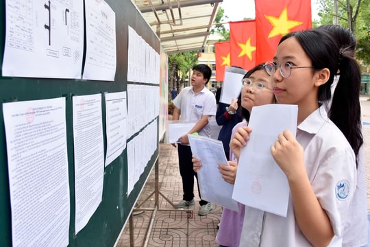 Sáng nay, gần 103.000 thí sinh Hà Nội chính thức tham dự kỳ thi vào lớp 10