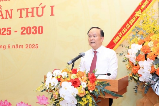 Đại hội Đảng bộ HĐND TP Hà Nội lần thứ I Đổi mới mạnh mẽ phương thức hoạt động của Đảng, gương mẫu đi đầu