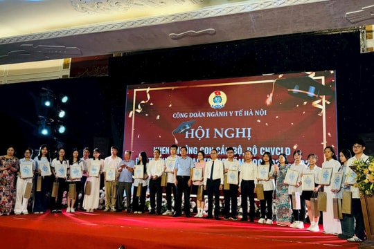 Công đoàn ngành Y tế Thủ đô biểu dương gia đình tiêu biểu và khen thưởng học sinh giỏi