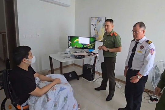 Hà Nội: Triệt phá đường dây thiết bị điện tử giả núp bóng thương mại điện tử