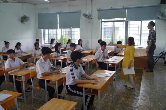 Kỳ thi vào lớp 10 tại TP Hồ Chí Minh: Mưa lớn khiến 1 phòng thi bị dột
