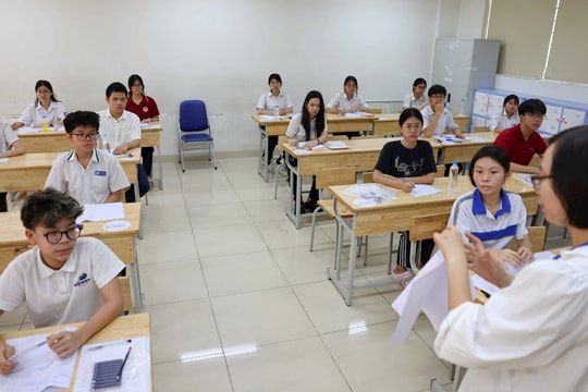 Gợi ý đáp án môn toán kỳ thi vào lớp 10 tại Hà Nội
