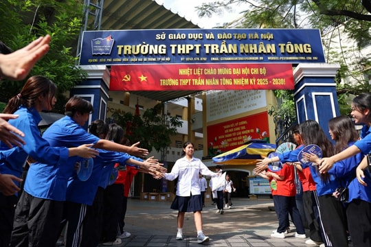 Kỳ thi vào lớp 10 Hà Nội: Cán mốc 2/3 chặng đường nghiêm túc, an toàn