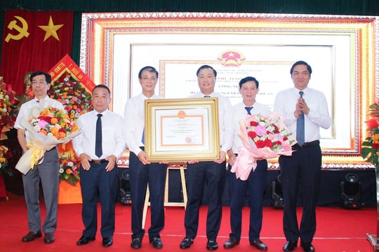 Huyện Hưng Nguyên công bố Quyết định huyện đạt chuẩn nông thôn mới