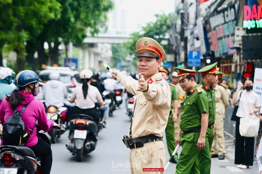 Hà Nội: Ngày đầu thi vào lớp 10 THPT giao thông thông suốt, an ninh bảo đảm