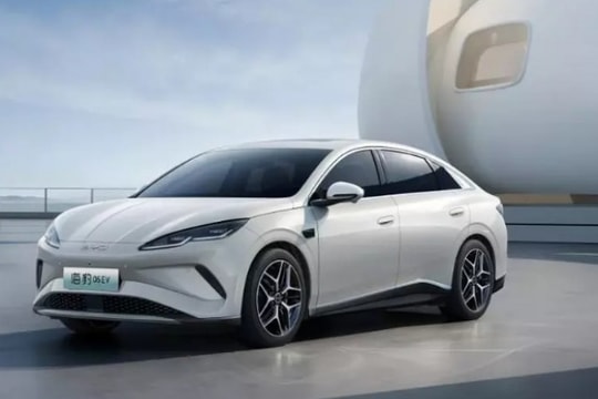 BYD Seal 06 EV ra mắt: Sedan điện giá từ 384 triệu VNĐ