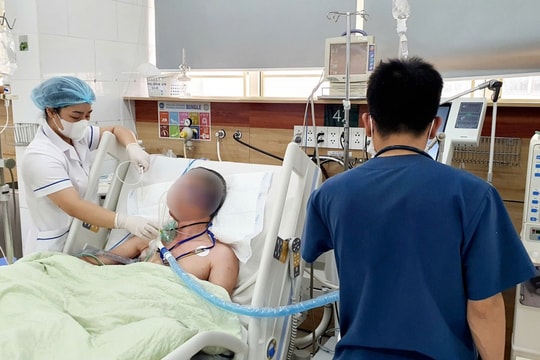 Nguy hại sức khỏe vì mua phải cồn sát trùng giả