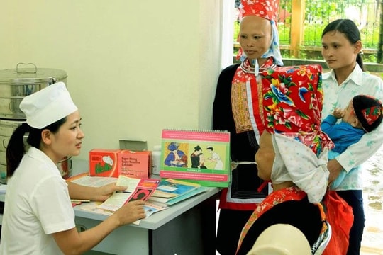 Phụ nữ dân tộc thiểu số được tiếp cận các biện pháp tránh thai