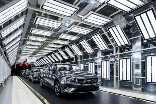 Geely dừng mở nhà máy vì nguồn cung ô tô toàn cầu dư thừa