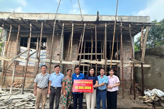 Sóc Sơn hỗ trợ 1,79 tỷ đồng sửa chữa, xây mới nhà ở cho gia đình khó khăn