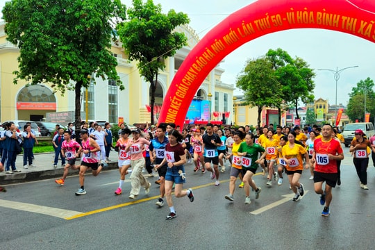 Sơn Tây: Hơn 150 vận động viên tham gia Giải chạy Báo Hànộimới mở rộng lần thứ 50