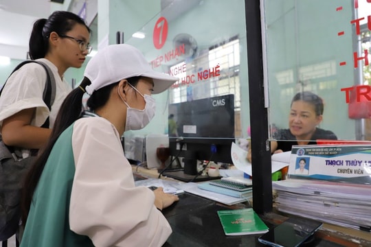 Thất nghiệp tăng, nhiều cử nhân trẻ dấn thân khởi nghiệp
