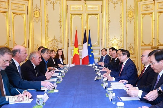 Thủ tướng Phạm Minh Chính hội đàm với Thủ tướng Pháp Francois Bayrou