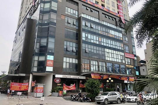 Sống trong sợ hãi ở chung cư “4 không”