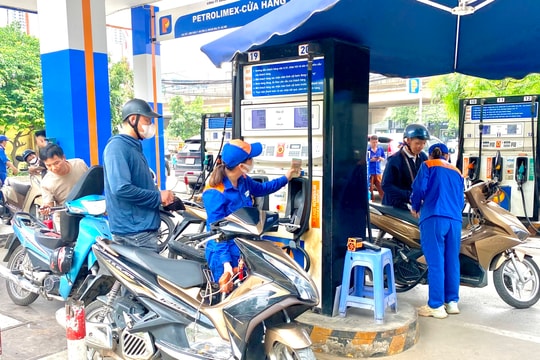 Xăng RON 95-III có thể tăng 217 đồng, lên mức 19.907 đồng/lít.