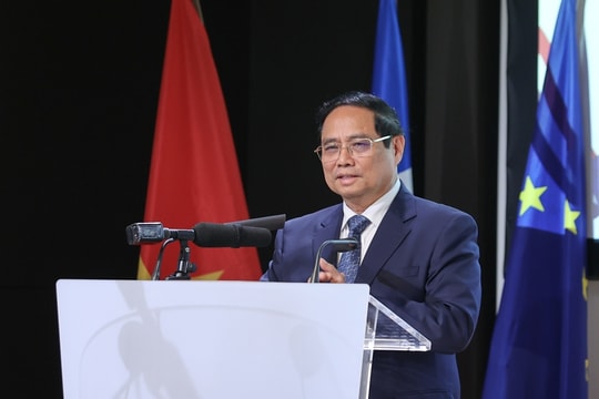 Thủ tướng: Chính phủ kiến tạo, doanh nghiệp phải bắt tay kết nối hai nền kinh tế Việt - Pháp