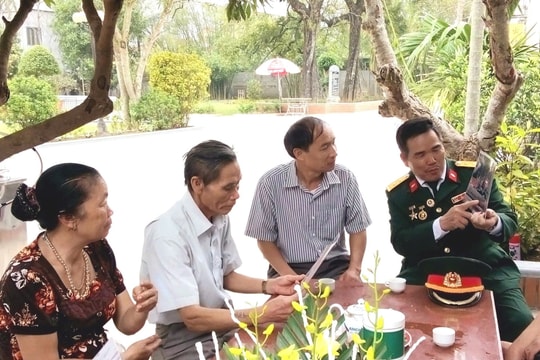 Người lính xe tăng tận tâm trên “trận tuyến” đời thường
