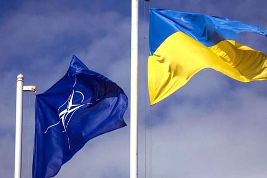 NATO "né tránh" tư cách thành viên của Ukraine