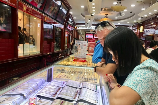 Giá vàng tăng mạnh lên mức cao nhất hơn 2 tuần qua
