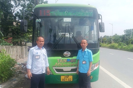 Tài xế xe buýt kịp thời hỗ trợ nạn nhân tai nạn giao thông đi cấp cứu