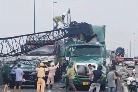 Thành phố Hồ Chí Minh: Lập Tổ điều tra sự cố sập cần cẩu tại công trình trọng điểm