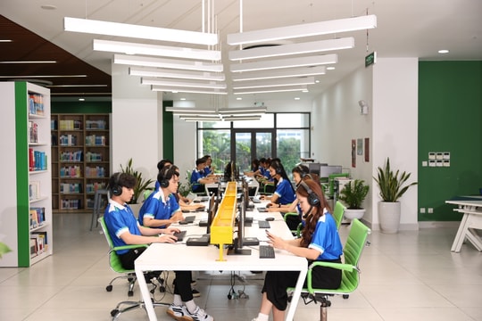 Trường Đại học Văn Hiến nhận hồ sơ dự tuyển đại học: Nộp hồ sơ sớm, nhận ngay học bổng