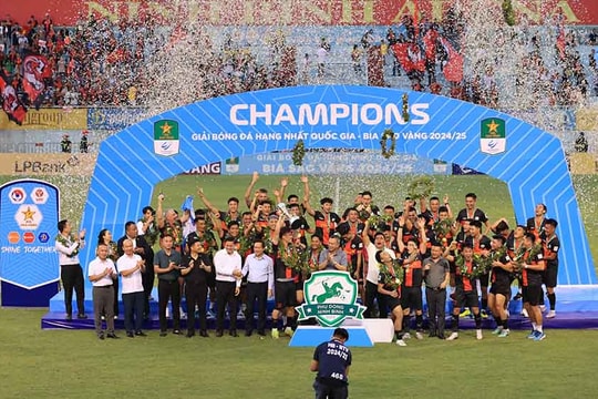 CLB Phù Đổng Ninh Bình Vô địch giải hạng Nhất 2024-2025
