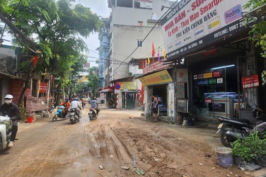 Người dân phố Thanh Bình, quận Hà Đông khổ vì đường thi công dở dang