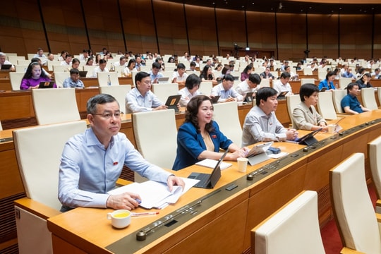 Ngày mai (16/6), Quốc hội xem xét, biểu quyết thông qua việc sửa đổi Hiến pháp năm 2013