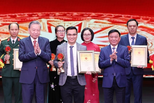 Báo chí phải vươn mình cùng dân tộc, xứng tầm nền báo chí chuyên nghiệp, nhân văn, hiện đại (*)