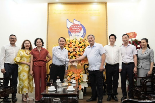 Lãnh đạo thành phố Hà Nội thăm, chúc mừng các cơ quan, đơn vị báo chí
