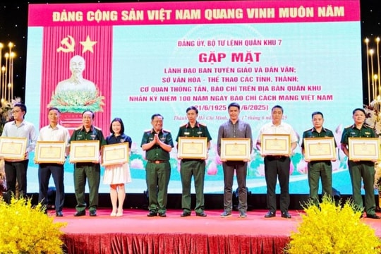 Biểu dương những người làm báo trên địa bàn Quân khu 7