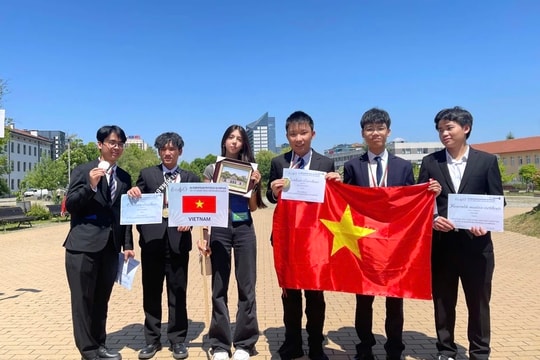 2 học sinh Việt Nam giành Huy chương vàng Olympic vật lý châu Âu