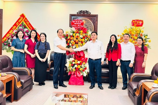 Lãnh đạo TP Hà Nội chúc mừng các cơ quan báo chí
