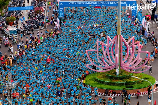 Hơn 12.000 người tham gia Giải chạy VnEpxress Marathon Quy Nhơn
